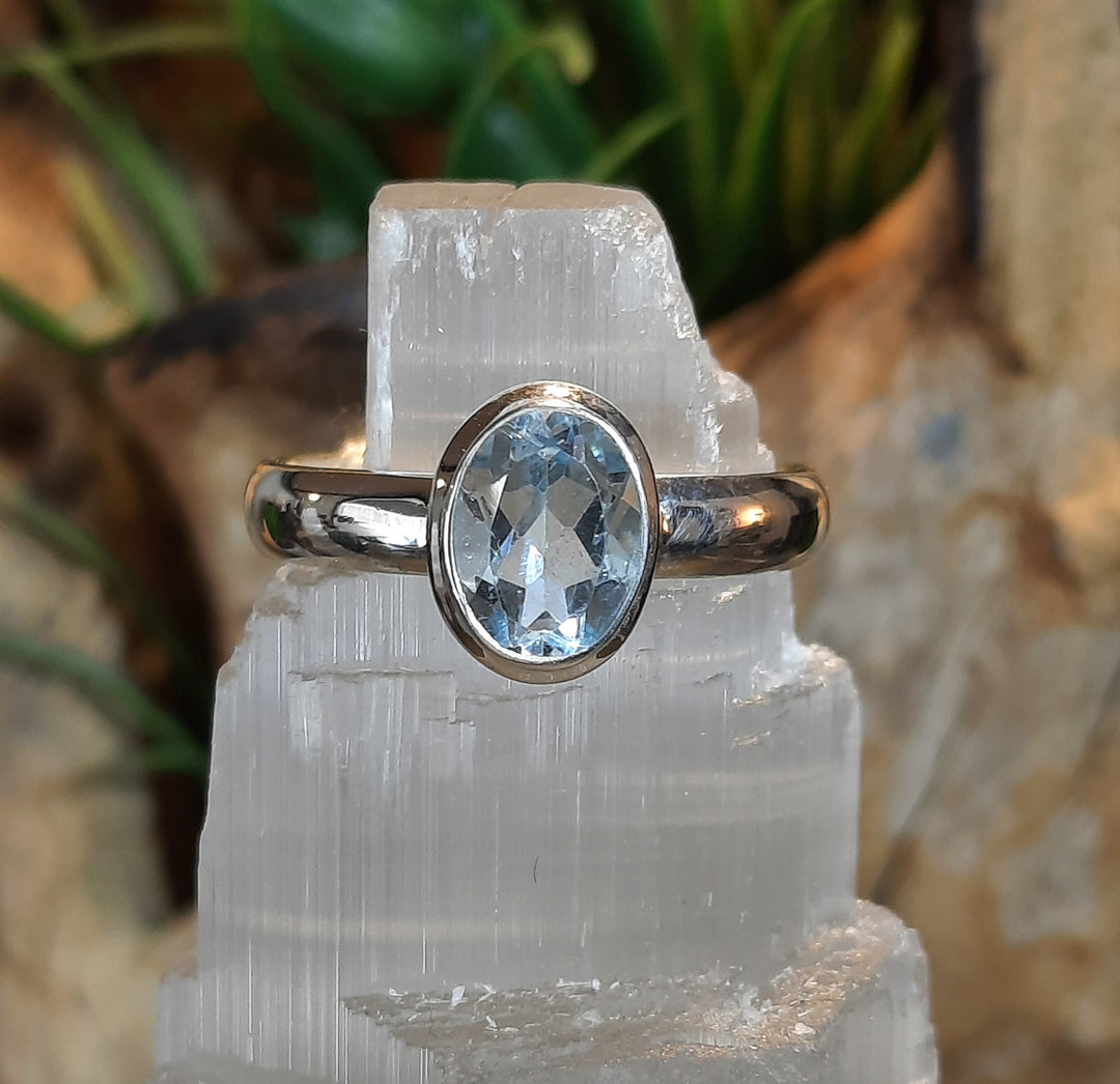 BLUE TOPAZ RING SIZE 7(N) GS2106